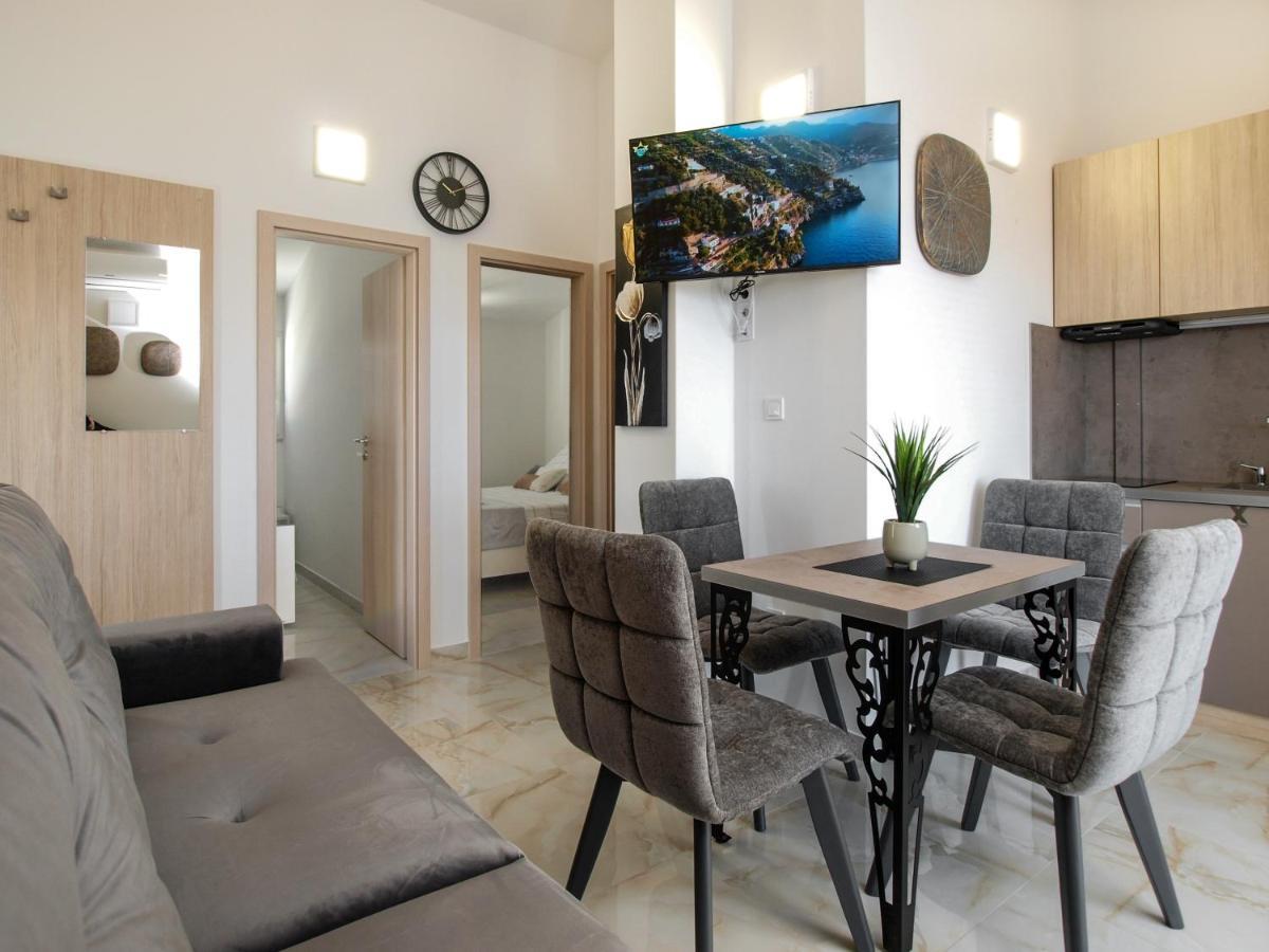Villa Sirenis Trogir Exterior photo