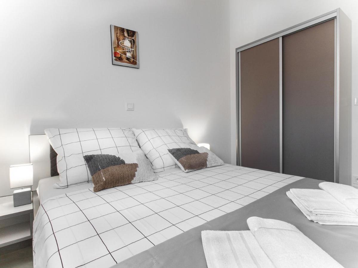 Villa Sirenis Trogir Exterior photo